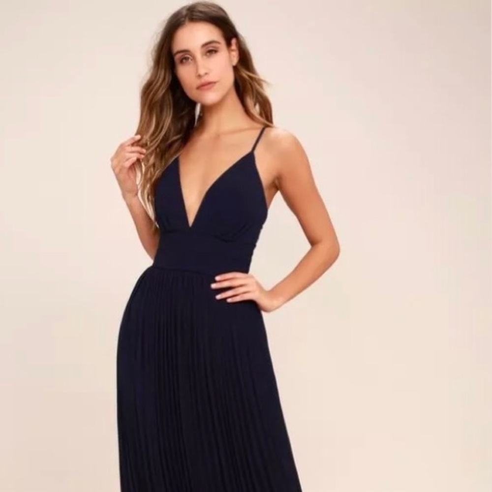 Women’s Lulu Navy Blue Pleated Maxi Dress Medium